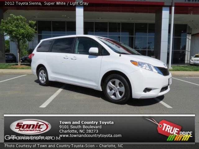 2012 Toyota Sienna  in Super White