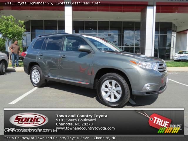 2011 Toyota Highlander V6 in Cypress Green Pearl