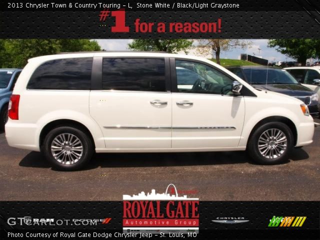 2013 Chrysler Town & Country Touring - L in Stone White