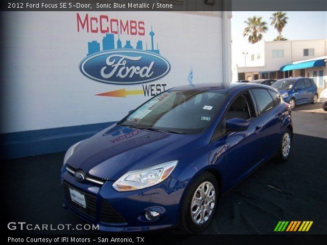 2012 Ford Focus SE 5-Door in Sonic Blue Metallic