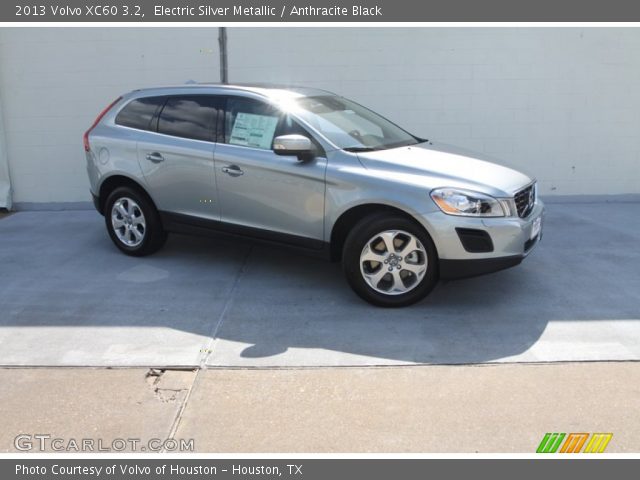 2013 Volvo XC60 3.2 in Electric Silver Metallic