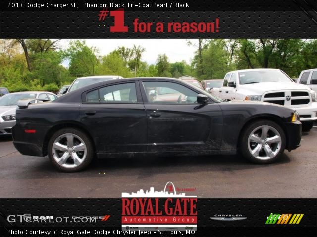 2013 Dodge Charger SE in Phantom Black Tri-Coat Pearl