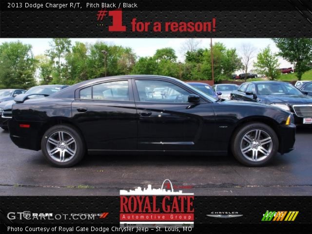 2013 Dodge Charger R/T in Pitch Black