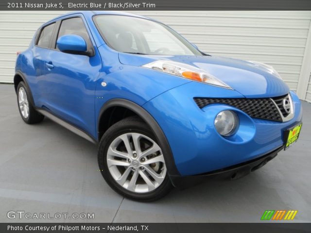 2011 Nissan Juke S in Electric Blue