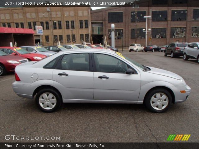 2007 Ford Focus ZX4 SE Sedan in CD Silver Metallic