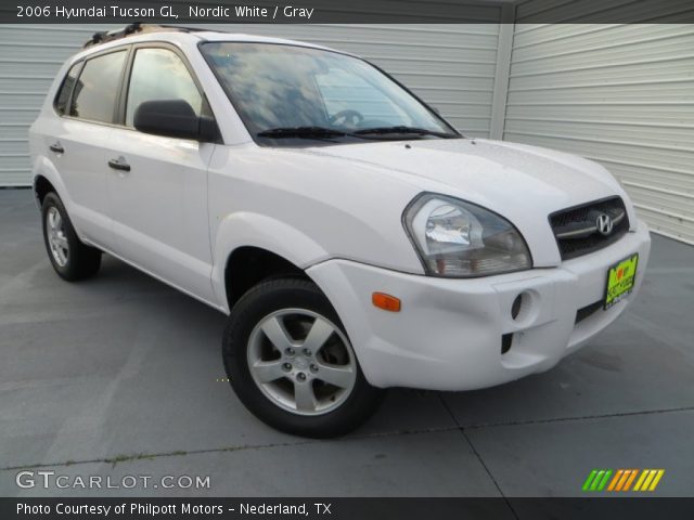 2006 Hyundai Tucson GL in Nordic White