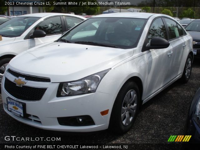 2013 Chevrolet Cruze LS in Summit White
