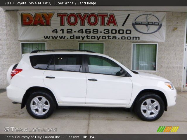 2010 Toyota RAV4 I4 4WD in Super White