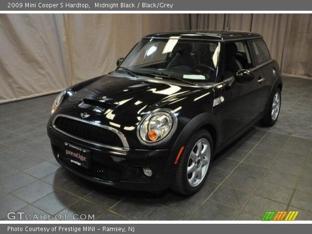 2009 Mini Cooper S Hardtop in Midnight Black