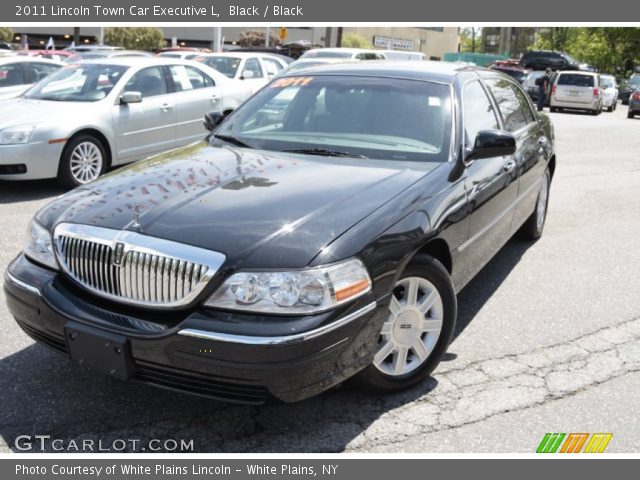 2011 Lincoln Town Car Executive L in Black