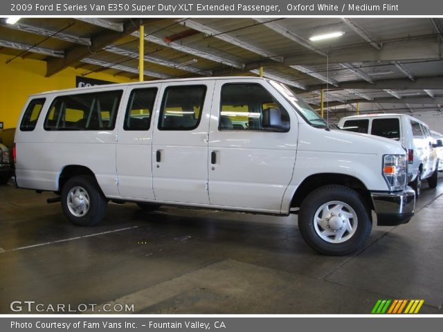 2009 Ford E Series Van E350 Super Duty XLT Extended Passenger in Oxford White