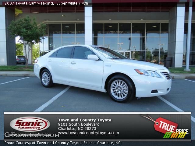 2007 Toyota Camry Hybrid in Super White