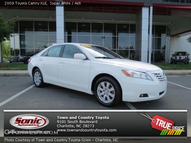 2009 Toyota Camry XLE in Super White