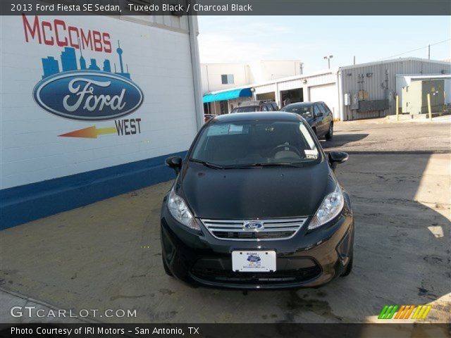 2013 Ford Fiesta SE Sedan in Tuxedo Black