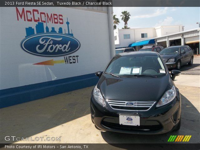 2013 Ford Fiesta SE Sedan in Tuxedo Black