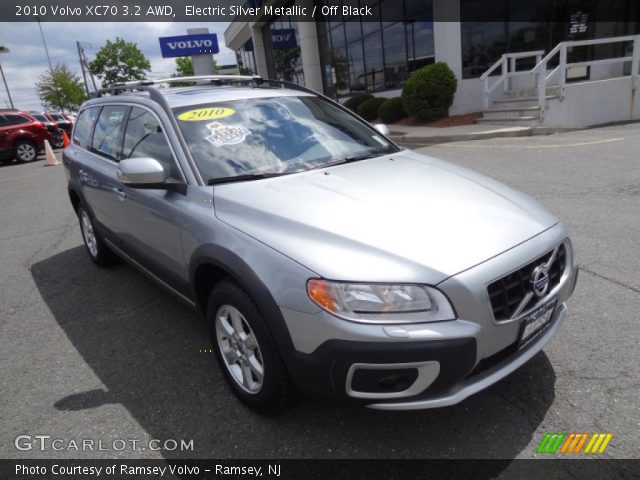 2010 Volvo XC70 3.2 AWD in Electric Silver Metallic