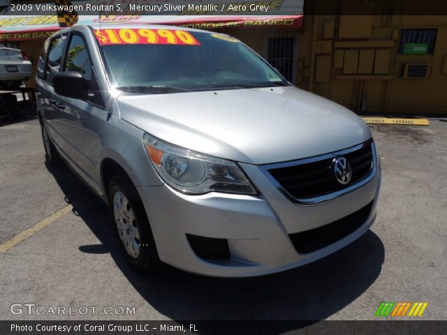 2009 Volkswagen Routan S in Mercury Sliver Metallic