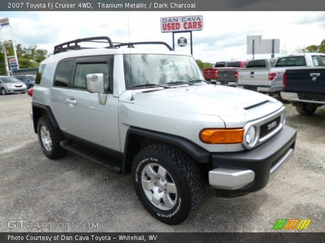2007 Toyota FJ Cruiser 4WD in Titanium Metallic