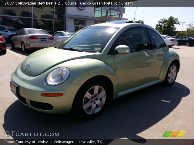 2007 Volkswagen New Beetle 2.5 Coupe in Gecko Green Metallic