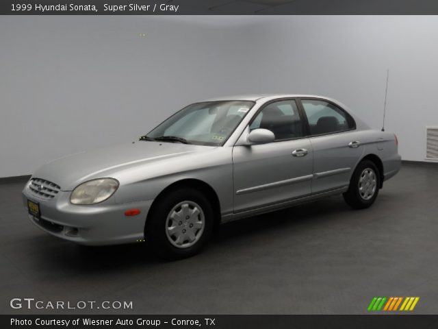 1999 Hyundai Sonata  in Super Silver