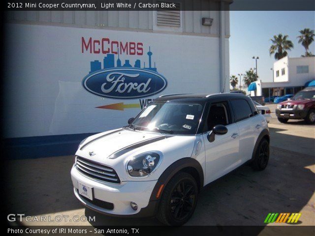 2012 Mini Cooper Countryman in Light White