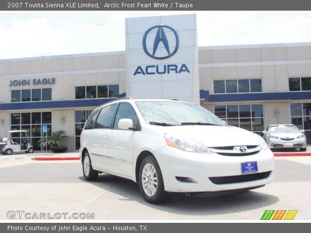 2007 Toyota Sienna XLE Limited in Arctic Frost Pearl White