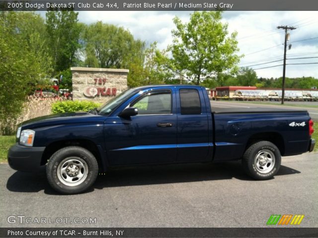 2005 Dodge Dakota ST Club Cab 4x4 in Patriot Blue Pearl