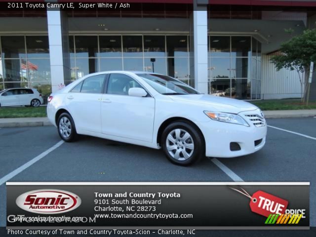 2011 Toyota Camry LE in Super White