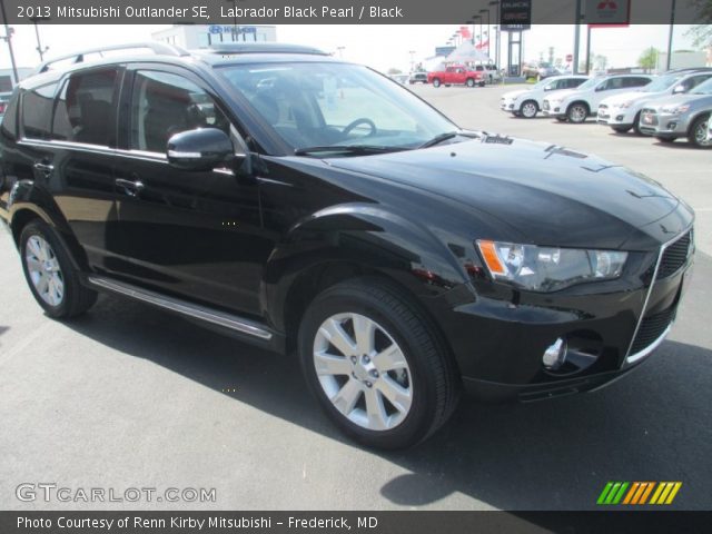 2013 Mitsubishi Outlander SE in Labrador Black Pearl