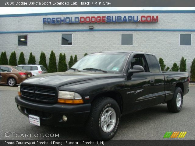 2000 Dodge Dakota Sport Extended Cab in Black