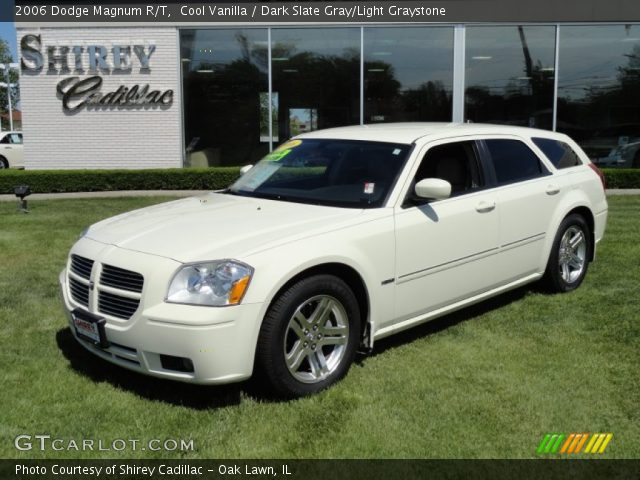 2006 Dodge Magnum R/T in Cool Vanilla