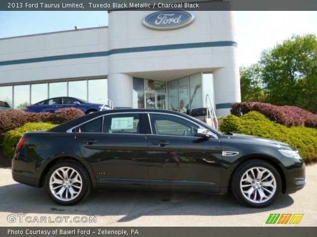 2013 Ford Taurus Limited in Tuxedo Black Metallic