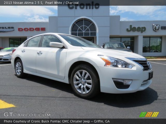 2013 Nissan Altima 2.5 S in Pearl White