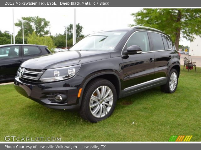 2013 Volkswagen Tiguan SE in Deep Black Metallic