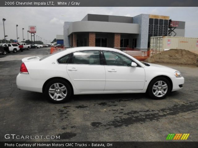 2006 Chevrolet Impala LTZ in White