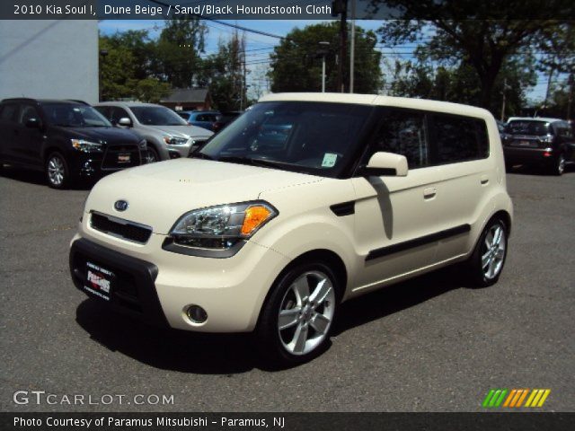 2010 Kia Soul ! in Dune Beige