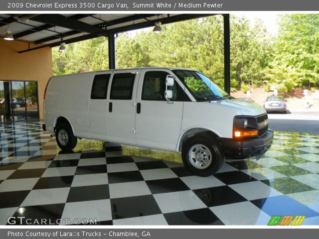 2009 Chevrolet Express 3500 Cargo Van in Summit White
