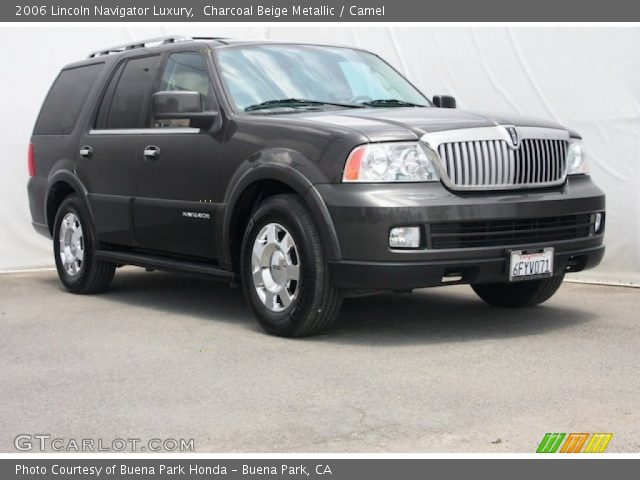 2006 Lincoln Navigator Luxury in Charcoal Beige Metallic