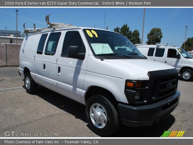 2009 Ford E Series Van E250 Super Duty Commercial in Oxford White