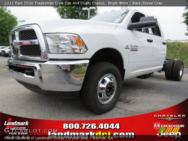 2013 Ram 3500 Tradesman Crew Cab 4x4 Dually Chassis in Bright White