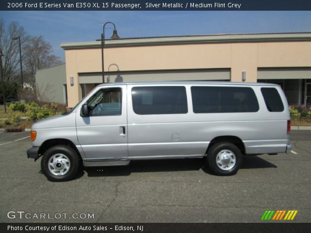 2006 Ford E Series Van E350 XL 15 Passenger in Silver Metallic