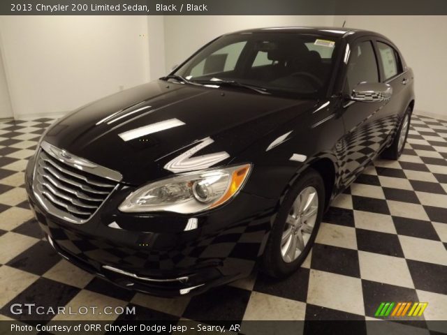 2013 Chrysler 200 Limited Sedan in Black