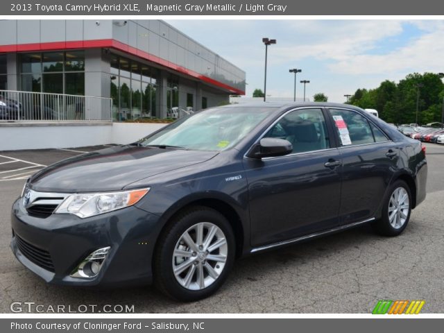 2013 Toyota Camry Hybrid XLE in Magnetic Gray Metallic