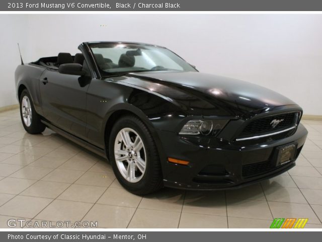 2013 Ford Mustang V6 Convertible in Black