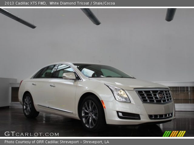 2013 Cadillac XTS FWD in White Diamond Tricoat