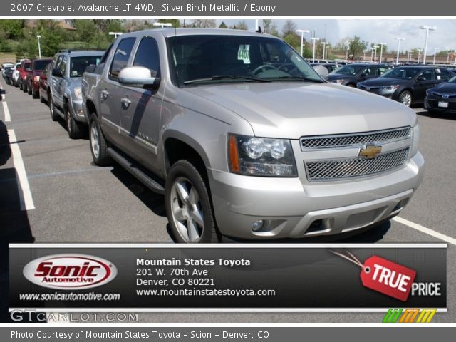 2007 Chevrolet Avalanche LT 4WD in Silver Birch Metallic