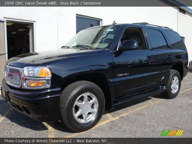 2006 GMC Yukon Denali AWD in Onyx Black