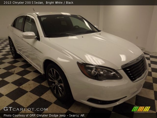 2013 Chrysler 200 S Sedan in Bright White