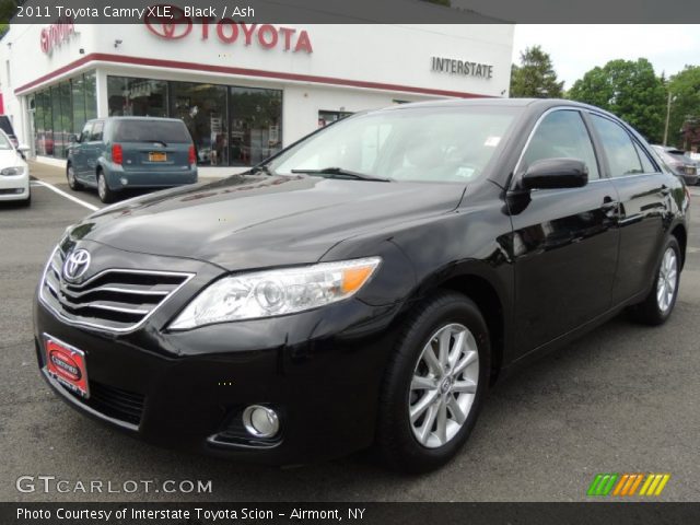 2011 Toyota Camry XLE in Black