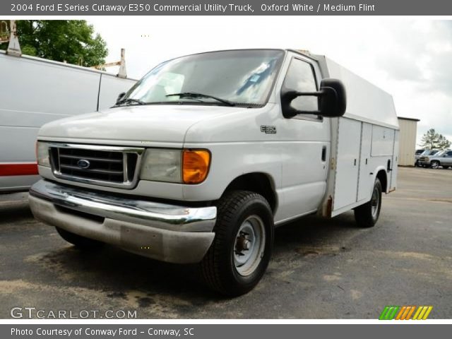 2004 Ford E Series Cutaway E350 Commercial Utility Truck in Oxford White
